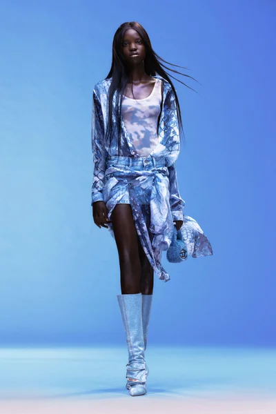 Look 48